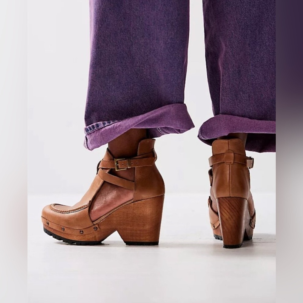 Free People Brown Leather Platform Clog Mules - Picture 2 of 11